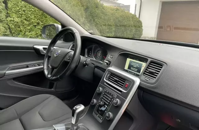 VOLVO V60 2.0 D2 (120 KM)