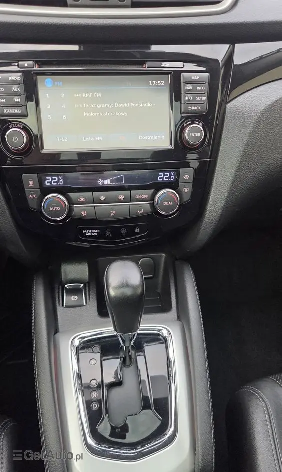 NISSAN Qashqai 1.6 DCi Xtronic N-Connecta