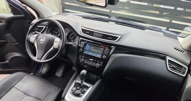 NISSAN Qashqai 1.6 DCi Xtronic N-Connecta