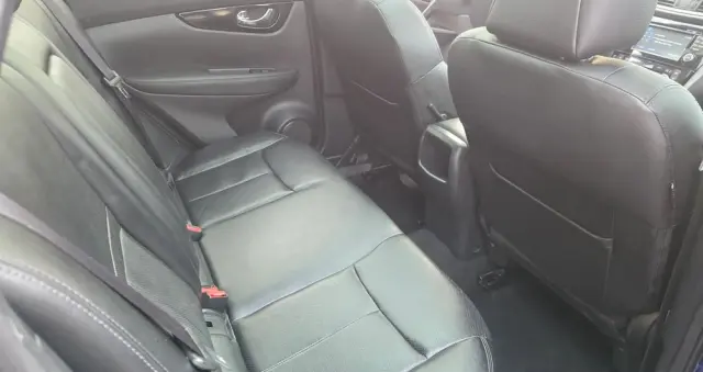 NISSAN Qashqai 1.6 DCi Xtronic N-Connecta