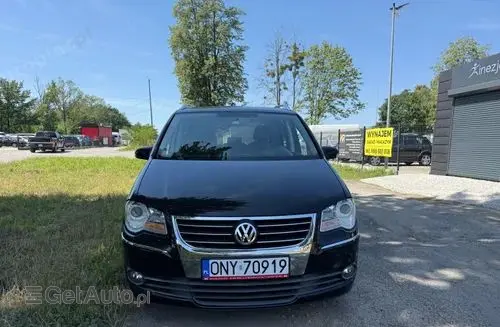 VOLKSWAGEN Touran 