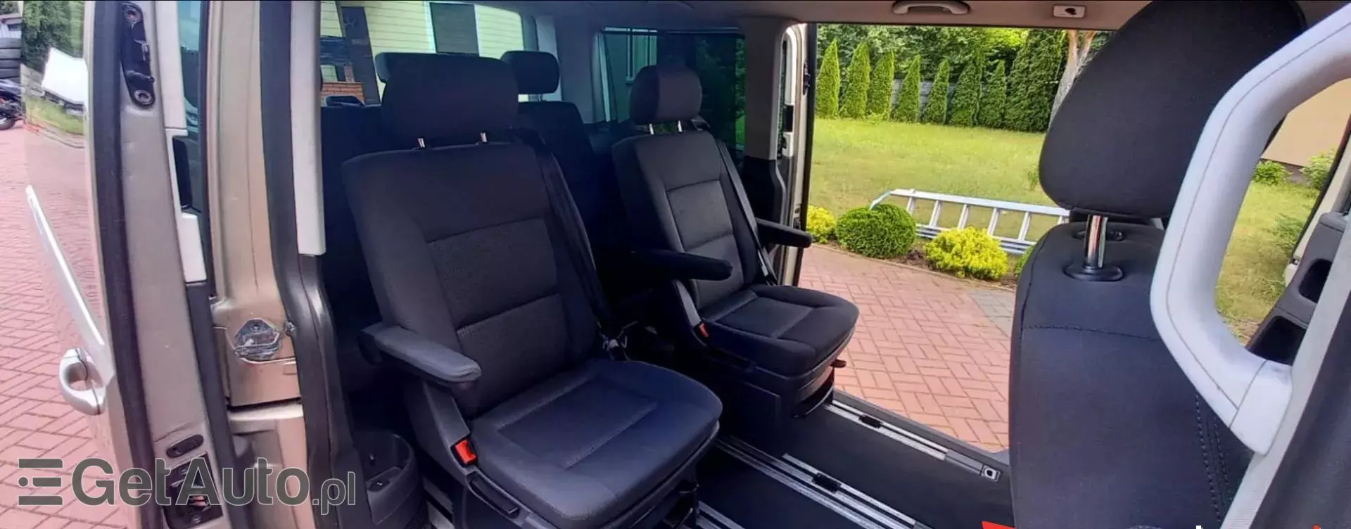 VOLKSWAGEN Caravelle 