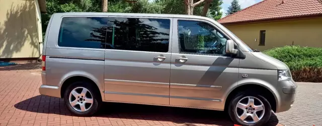 VOLKSWAGEN Caravelle 