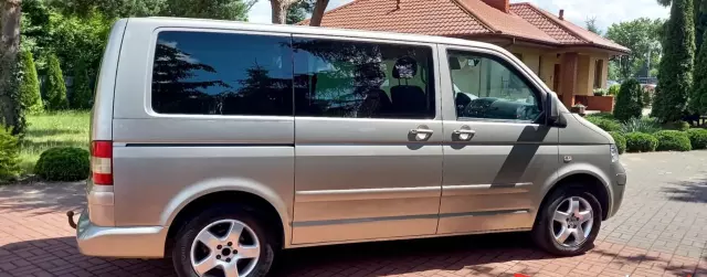 VOLKSWAGEN Caravelle 