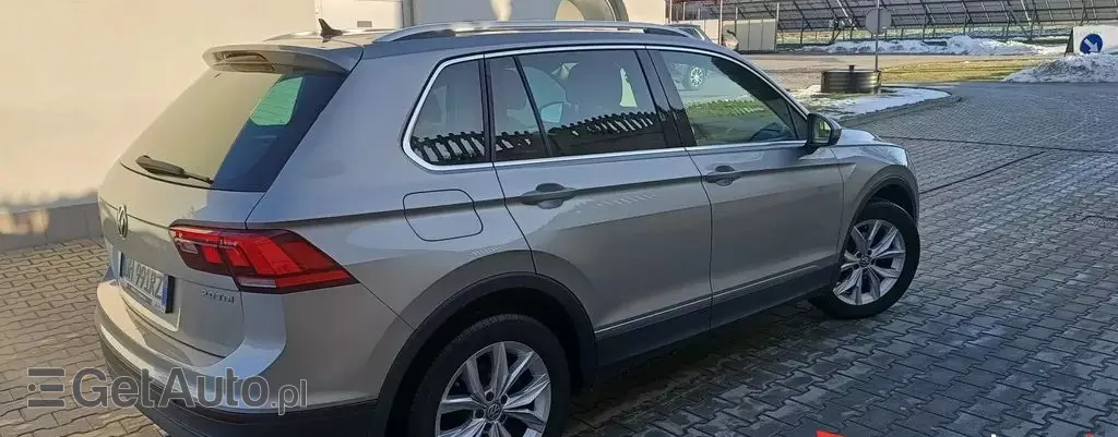 VOLKSWAGEN Tiguan 