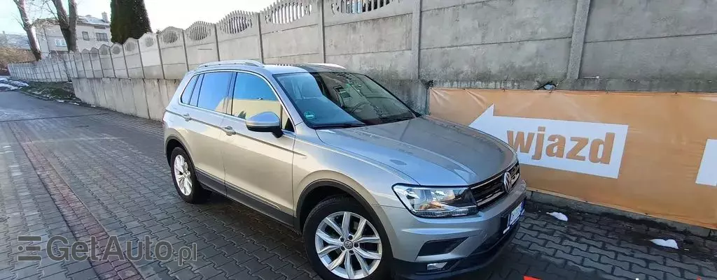 VOLKSWAGEN Tiguan 