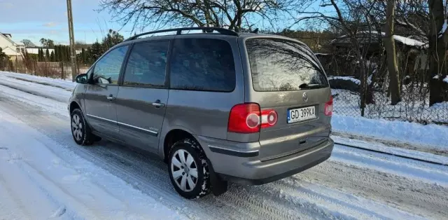 VOLKSWAGEN Sharan 