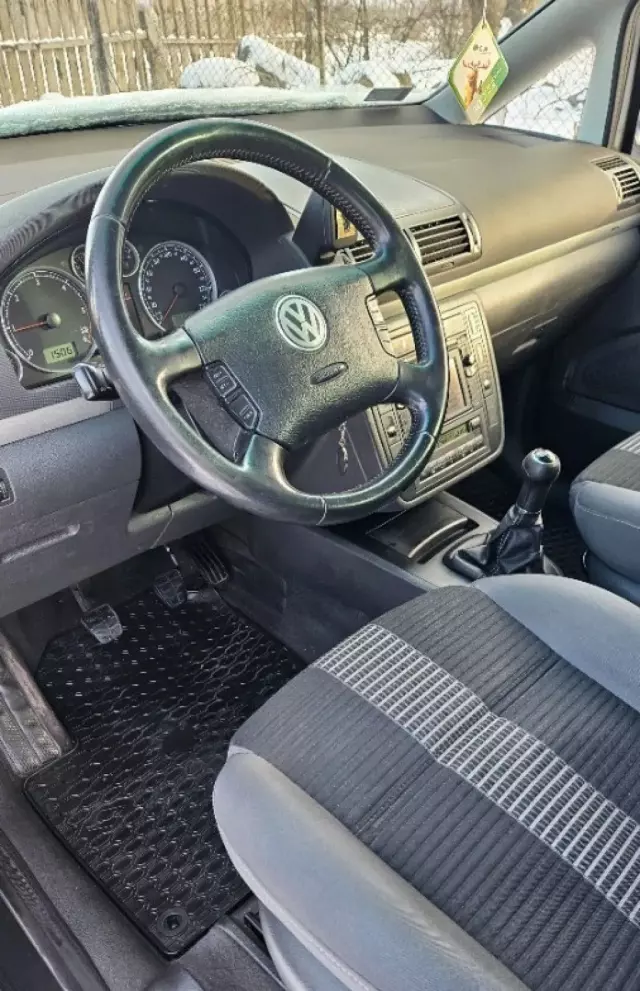 VOLKSWAGEN Sharan 