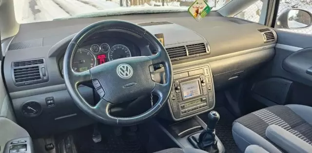 VOLKSWAGEN Sharan 