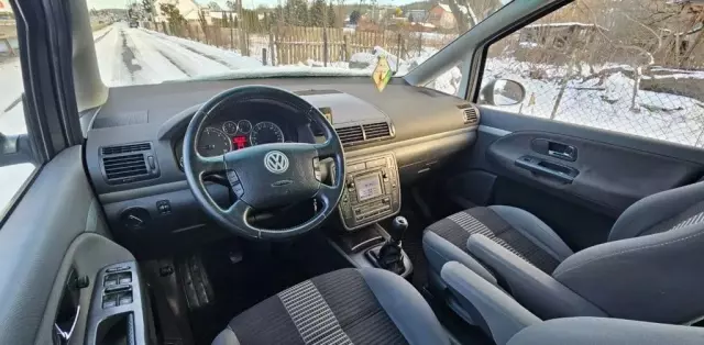 VOLKSWAGEN Sharan 