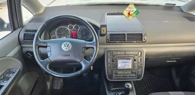 VOLKSWAGEN Sharan 