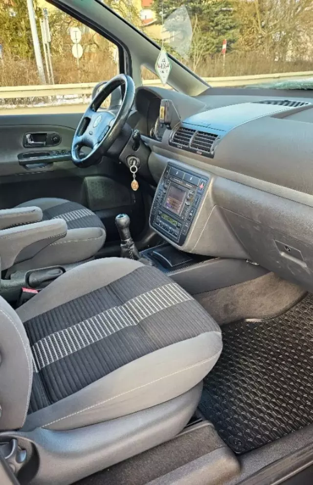 VOLKSWAGEN Sharan 