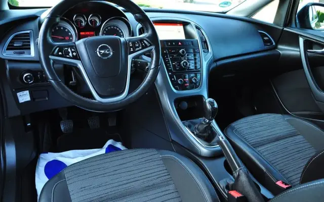 OPEL Astra 1.4 Turbo Active