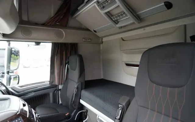 DAF XF 480 / SUPER SPACE CAB / KLIMA POSTOJOWA / 
