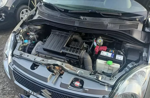SUZUKI Swift 
