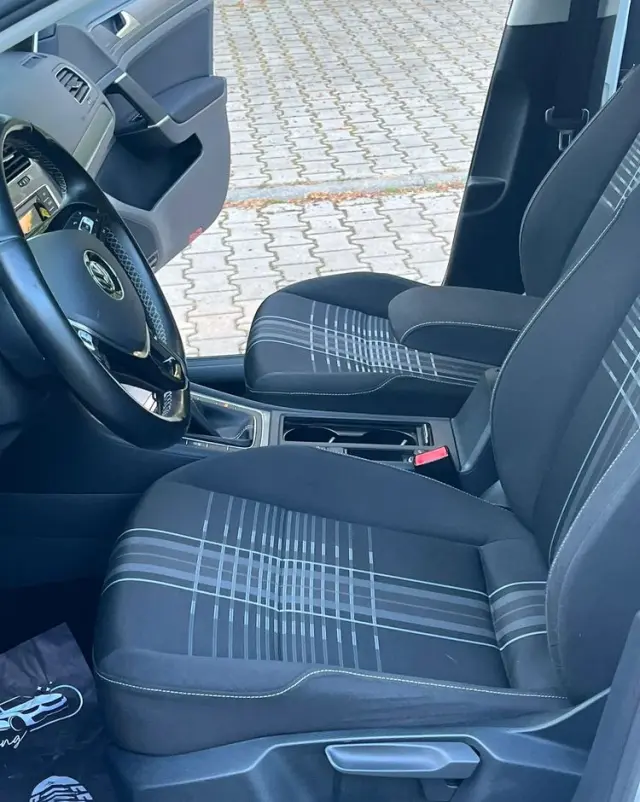 VOLKSWAGEN Golf 1.6 TDI DPF Highline