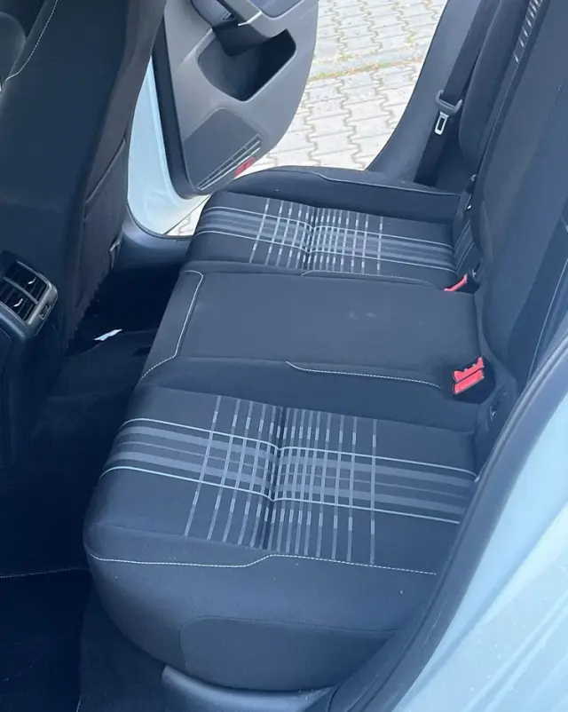 VOLKSWAGEN Golf 1.6 TDI DPF Highline