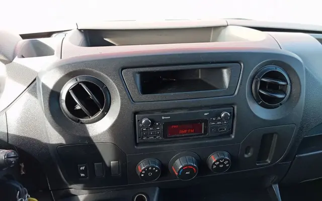 RENAULT Master III Mroźnia 