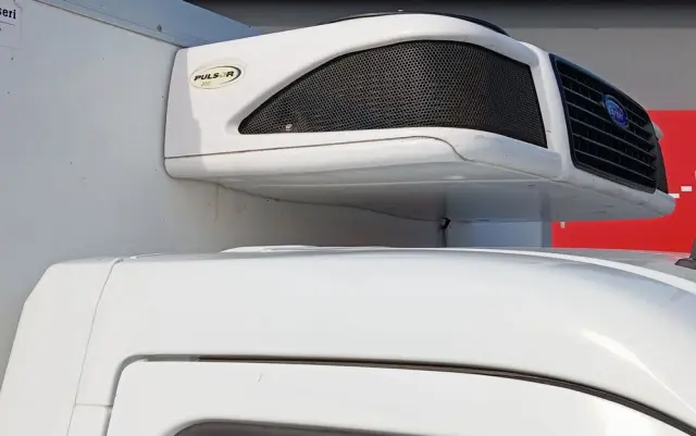 RENAULT Master III Mroźnia 