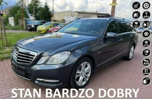 MERCEDES-BENZ 200 