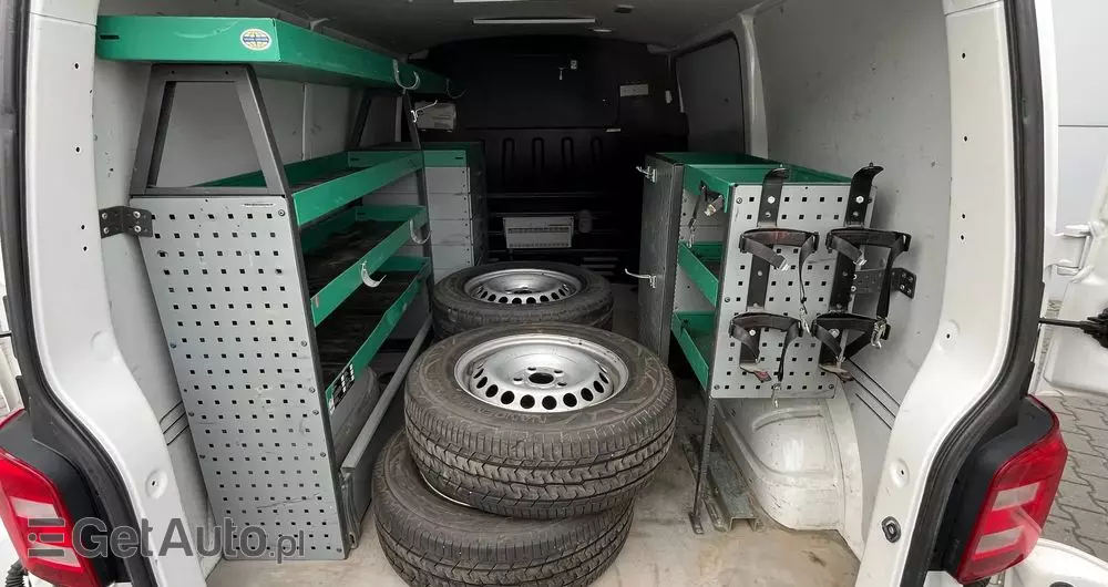 VOLKSWAGEN Transporter 