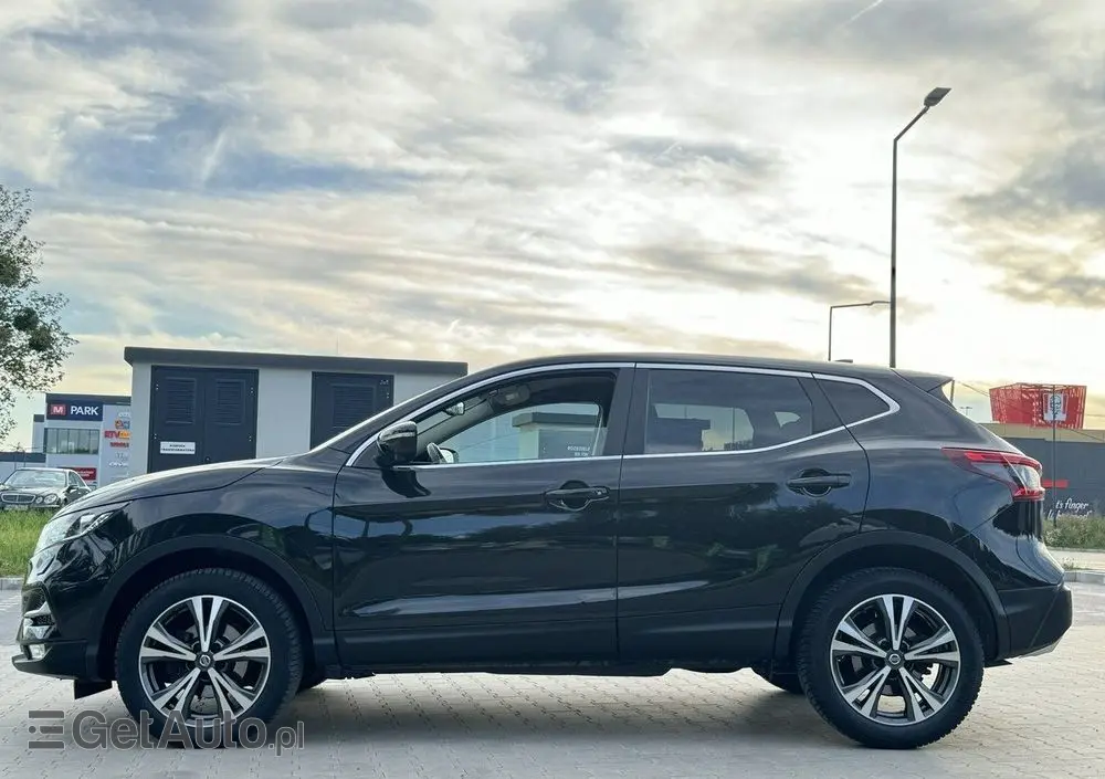 NISSAN Qashqai 1.5 dCi N-Connecta