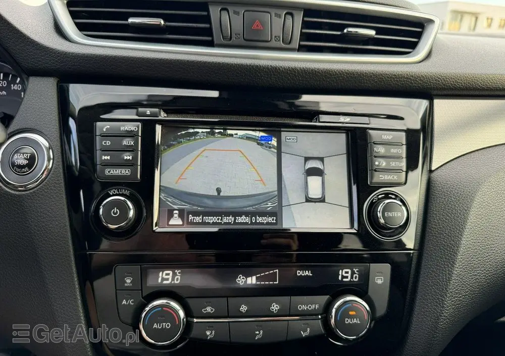 NISSAN Qashqai 1.5 dCi N-Connecta