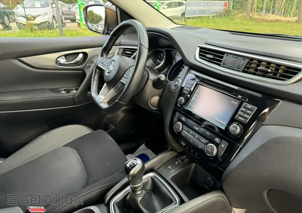 NISSAN Qashqai 1.5 dCi N-Connecta
