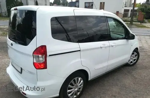 FORD Tourneo Courier 