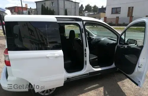 FORD Tourneo Courier 