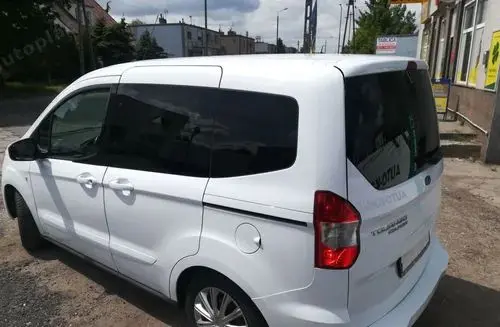 FORD Tourneo Courier 