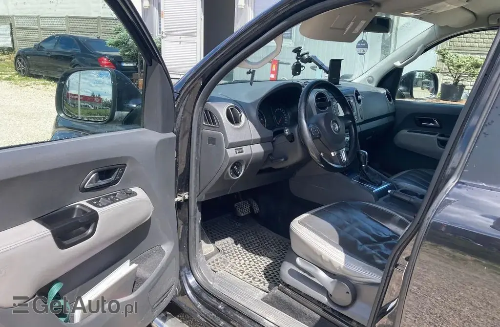VOLKSWAGEN Amarok 