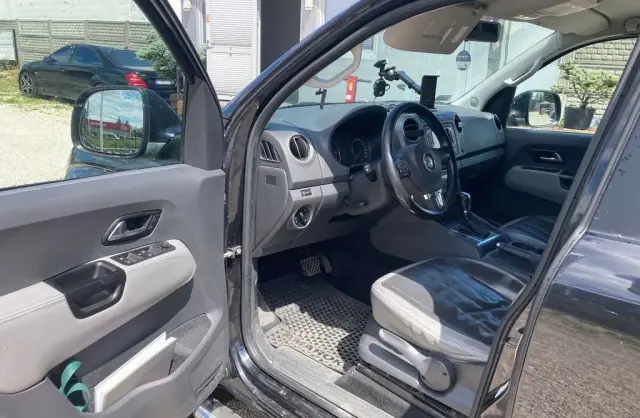 VOLKSWAGEN Amarok 