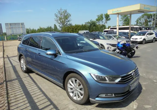 VOLKSWAGEN Passat Variant 2.0 TDI SCR BlueMotion Highline