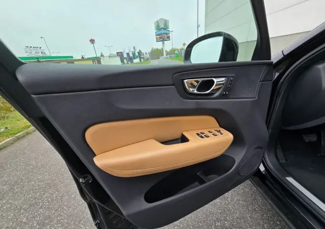 VOLVO XC 60 D4 SCR AWD Inscription