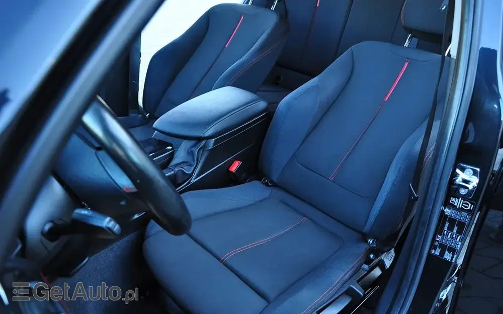 BMW Seria 1 120d Sport-Aut Sport Line