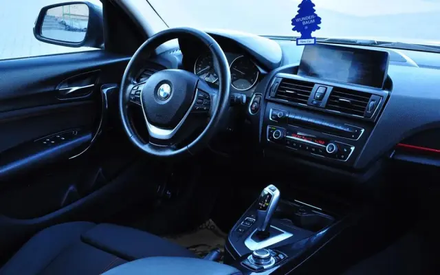 BMW Seria 1 120d Sport-Aut Sport Line