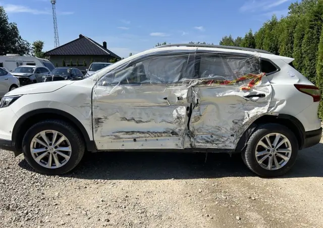NISSAN Qashqai 1.6 DCi 4x4 Tekna