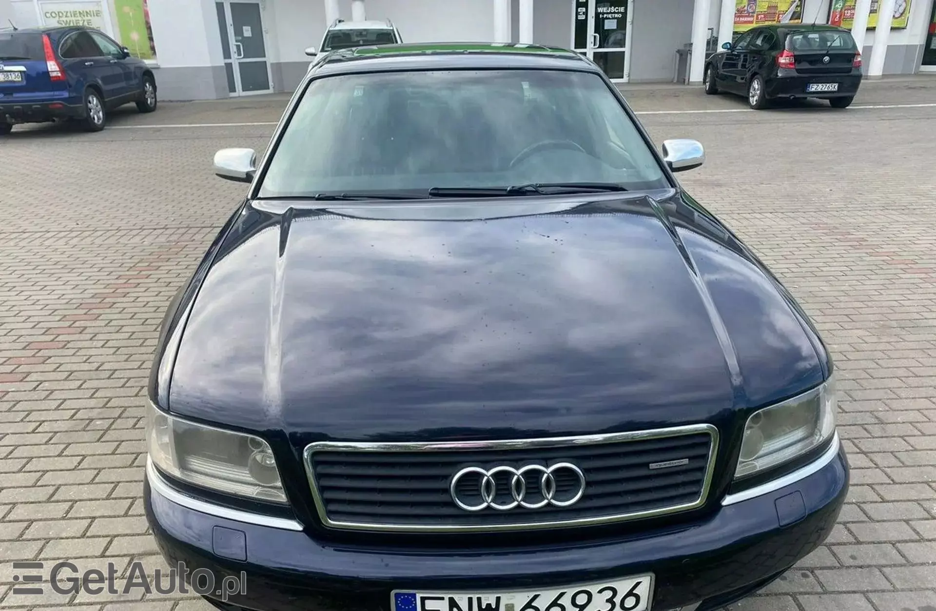 AUDI A8 