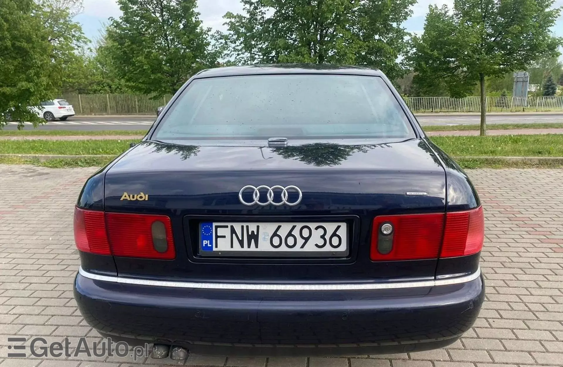 AUDI A8 