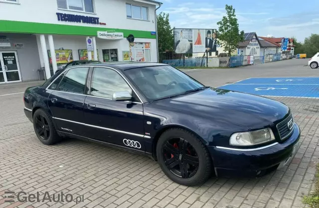 AUDI A8 
