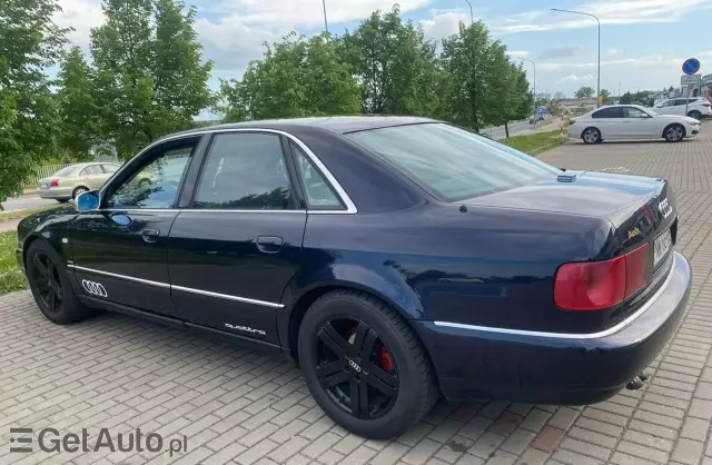 AUDI A8 