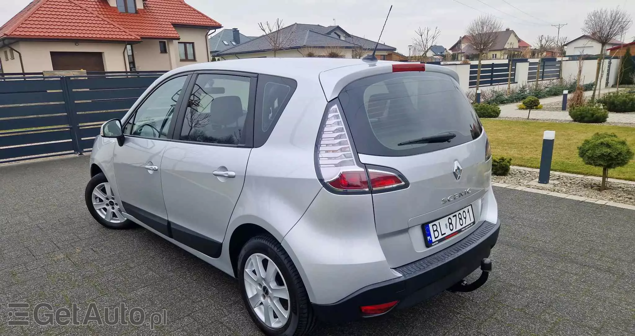 RENAULT Scenic 1.6 16V 110 TomTom Edition