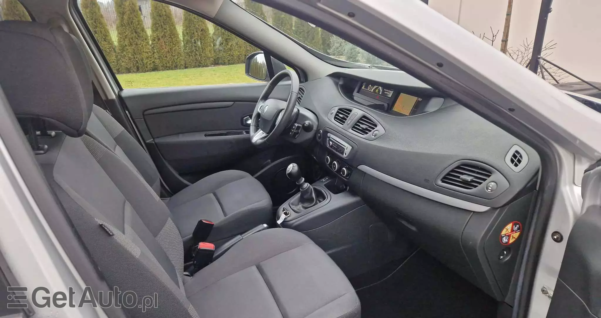 RENAULT Scenic 1.6 16V 110 TomTom Edition