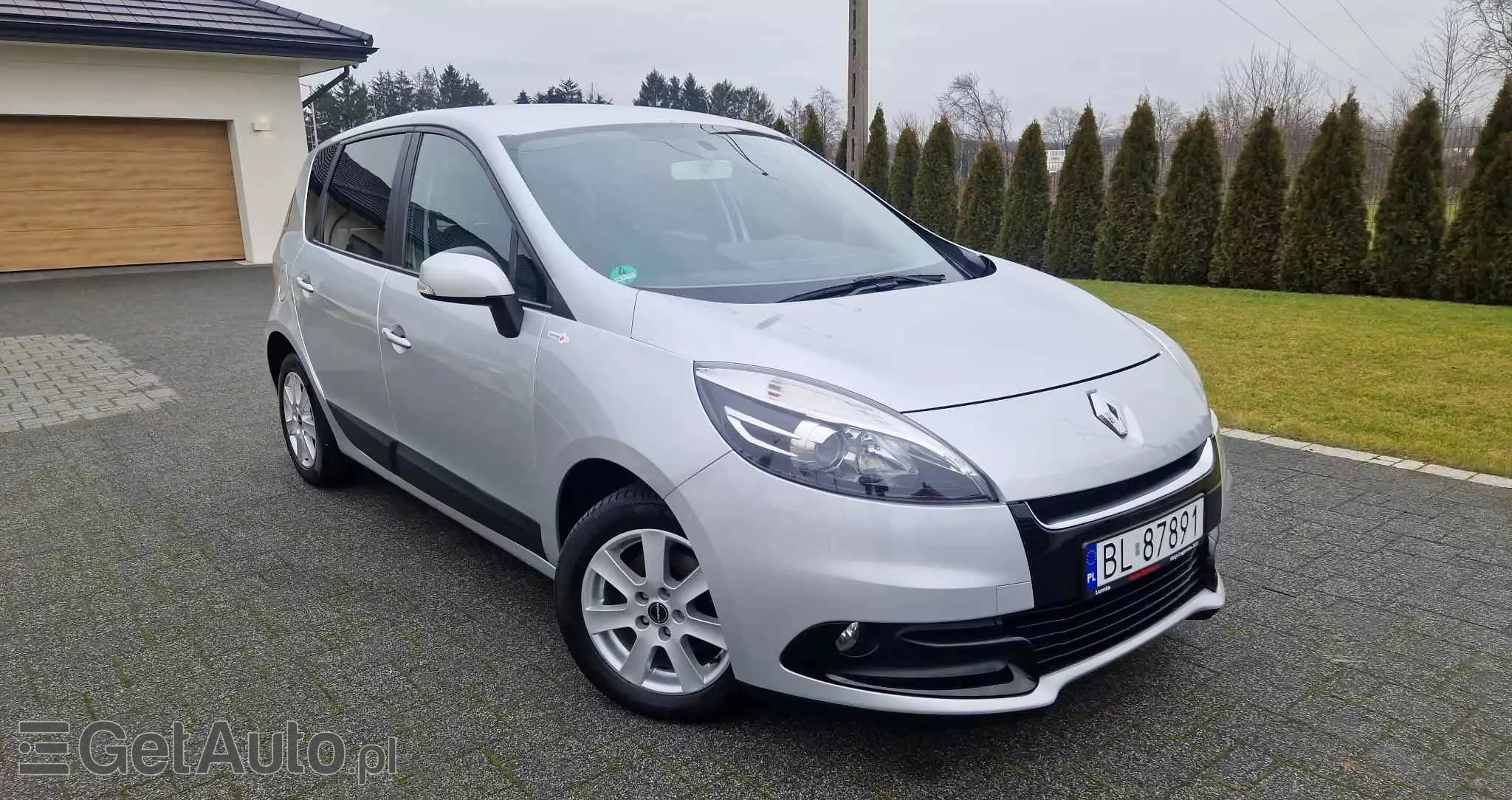RENAULT Scenic 1.6 16V 110 TomTom Edition