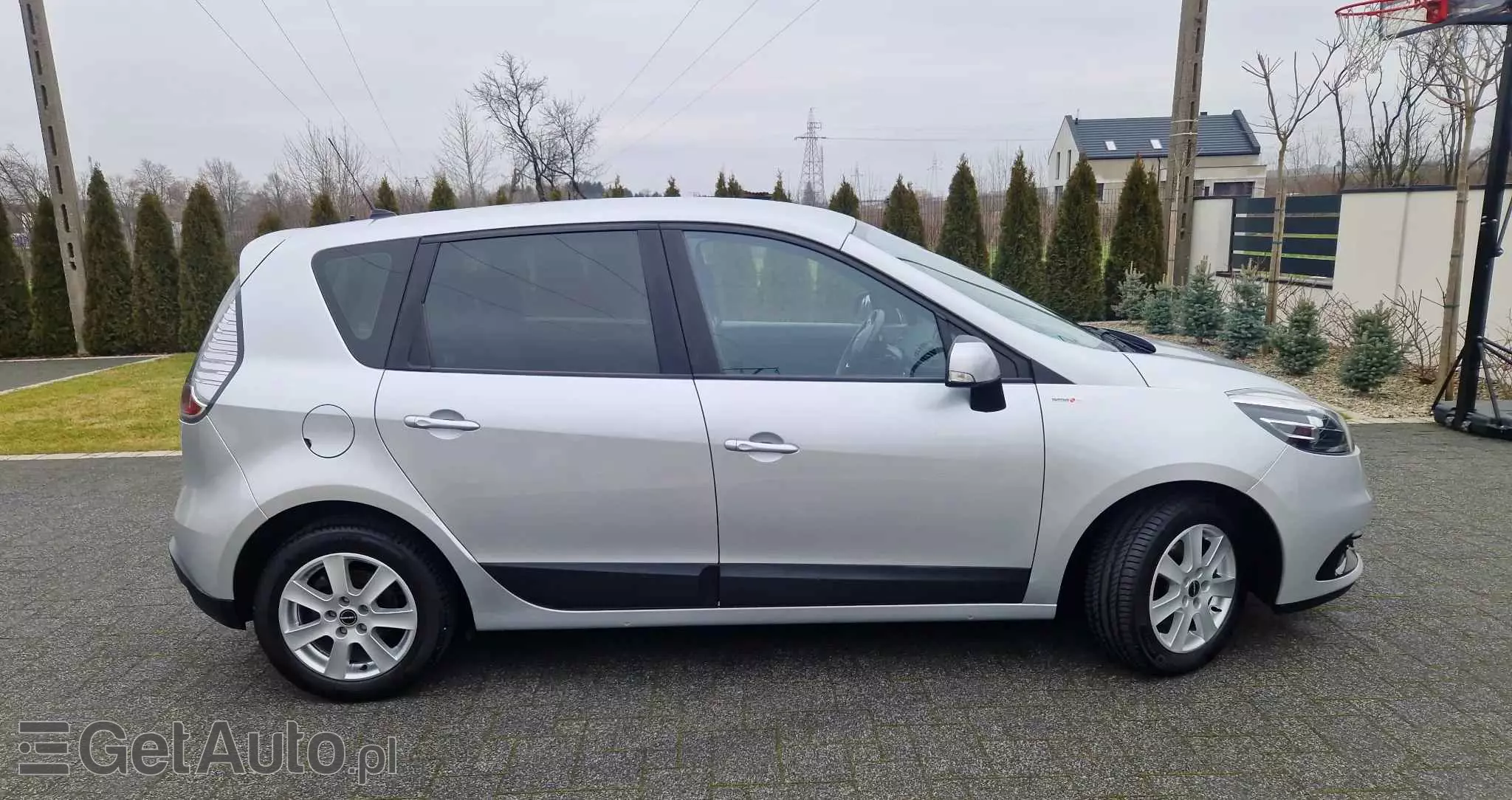 RENAULT Scenic 1.6 16V 110 TomTom Edition