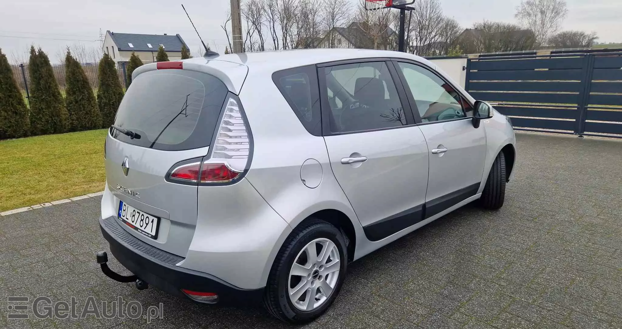 RENAULT Scenic 1.6 16V 110 TomTom Edition
