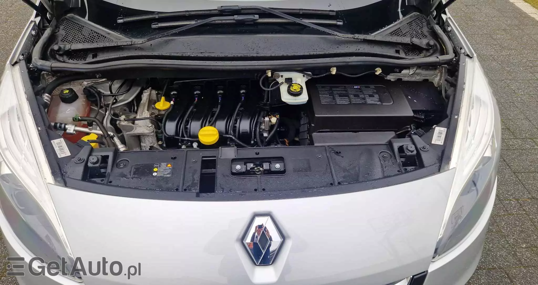 RENAULT Scenic 1.6 16V 110 TomTom Edition