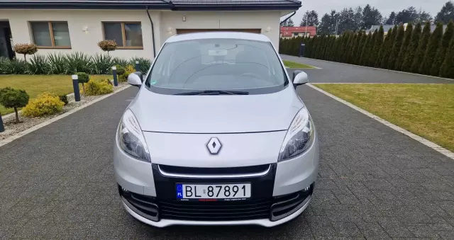 RENAULT Scenic 1.6 16V 110 TomTom Edition