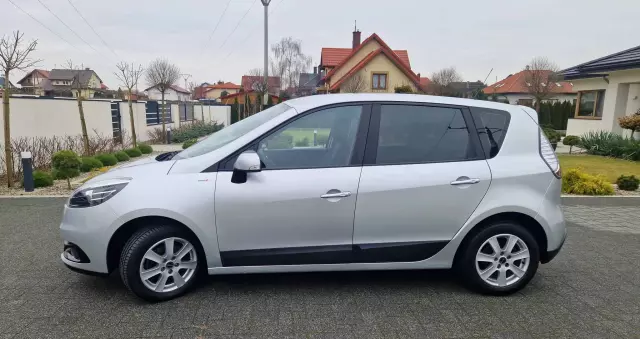 RENAULT Scenic 1.6 16V 110 TomTom Edition